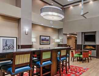 Lobi 2 Hampton Inn & Suites Claremore