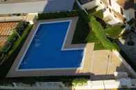 Swimming Pool Estoril I-ii