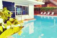 Kolam Renang Hotel Delfino