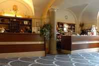 Bar, Cafe and Lounge Villa Altieri