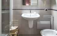 In-room Bathroom 7 Fior di Loto