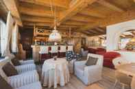 Bar, Cafe and Lounge B&B Garni Villa Campitello