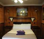 Kamar Tidur 4 Cricklewood Lodge Hotel