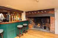 Quầy bar, cafe và phòng lounge Original White Hart, Ringwood by Marston's Inns