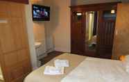 Kamar Tidur 4 The Monsell Hotel