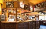 Bar, Kafe, dan Lounge 2 Swan, Thatcham by Marston’s Inns