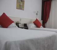 Kamar Tidur 5 Hotel Embajador