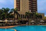 Swimming Pool Marques Plaza Hotel