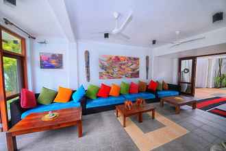 Lobi 4 Rockside Beach Resort