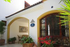 외관 Hadrian Hotel