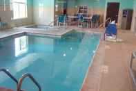 Kolam Renang Best Western Plus Gallup Inn & Suites