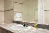 In-room Bathroom Travelodge by Wyndham Rigaud