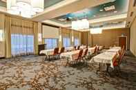 Functional Hall TownePlace Suites by Marriott Kincardine