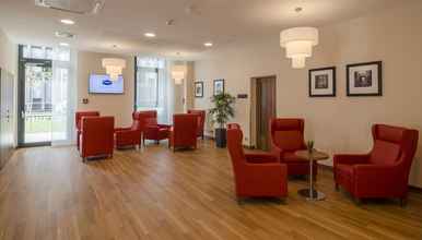 Sảnh chờ 4 Hampton by Hilton Frankfurt City Centre