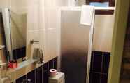 In-room Bathroom 3 Emirbey Atli Turizm ve Dogal Yasam Koyu