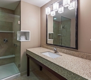 In-room Bathroom 4 Courtyard by Marriott Abilene Northeast