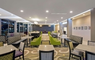 Sảnh chờ 7 La Quinta Inn & Suites by Wyndham Cedar City