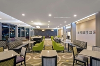 Sảnh chờ La Quinta Inn & Suites by Wyndham Cedar City