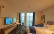 Bedroom 6 Holiday Inn Express Chongqing University Town, an IHG Hotel