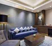 Lobi 2 DoubleTree by Hilton Hotel Istanbul - Piyalepasa