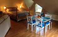 Phòng ngủ 6 Merrickville Guest Suites