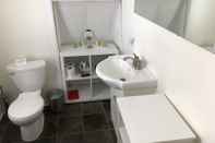 In-room Bathroom Merrickville Guest Suites