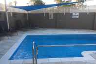 Swimming Pool Foreshore Motel