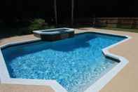 Swimming Pool Madina Palace Hotel