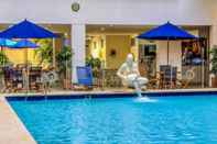 Swimming Pool Hotel Neiva Plaza