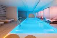 Swimming Pool Novotel Istanbul Bosphorus