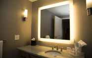 In-room Bathroom 2 Homewood Suites by Hilton Syracuse - Carrier Circle