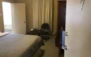 Kamar Tidur 4 Bond Guest House