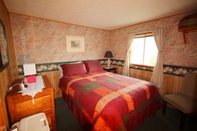 Bedroom Blue Crest Cottages