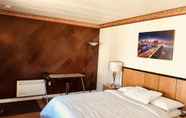 Bedroom 2 Motel Bellefeuille