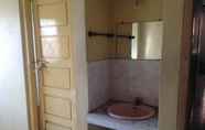 In-room Bathroom 2 St.Antonys Lodge Ernakulam Market