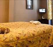 Kamar Tidur 6 Banks Hotel