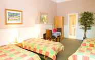 Kamar Tidur 7 Curzon House Hotel - Hostel
