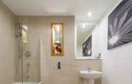 In-room Bathroom 3 KSpace Serviced Apartments West One