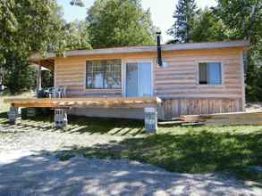 Exterior 4 Mowat Landing Cottages