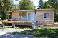 Exterior Mowat Landing Cottages