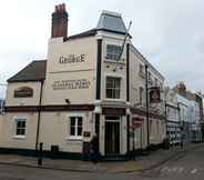 Exterior 2 The George Inn