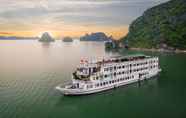 Điểm tham quan lân cận 7 Huong Hai Sealife Cruise