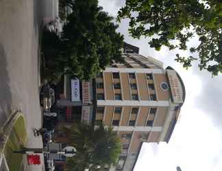 Bangunan 2 First and New Star Hotel