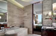 In-room Bathroom 3 Xiandai Gloria Grand Hotel Changsha