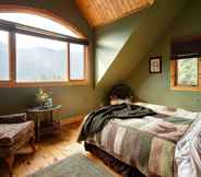 Bedroom 6 Nipika Mountain Resort