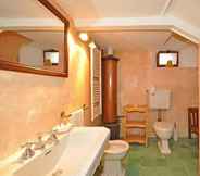 In-room Bathroom 2 Il Principe