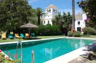 Swimming Pool Hotel Cortijo el Esparragal