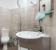 In-room Bathroom 7 Hotel Galini