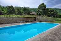 Swimming Pool Villa Cretole