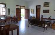 Lobby 5 Rumah Kita